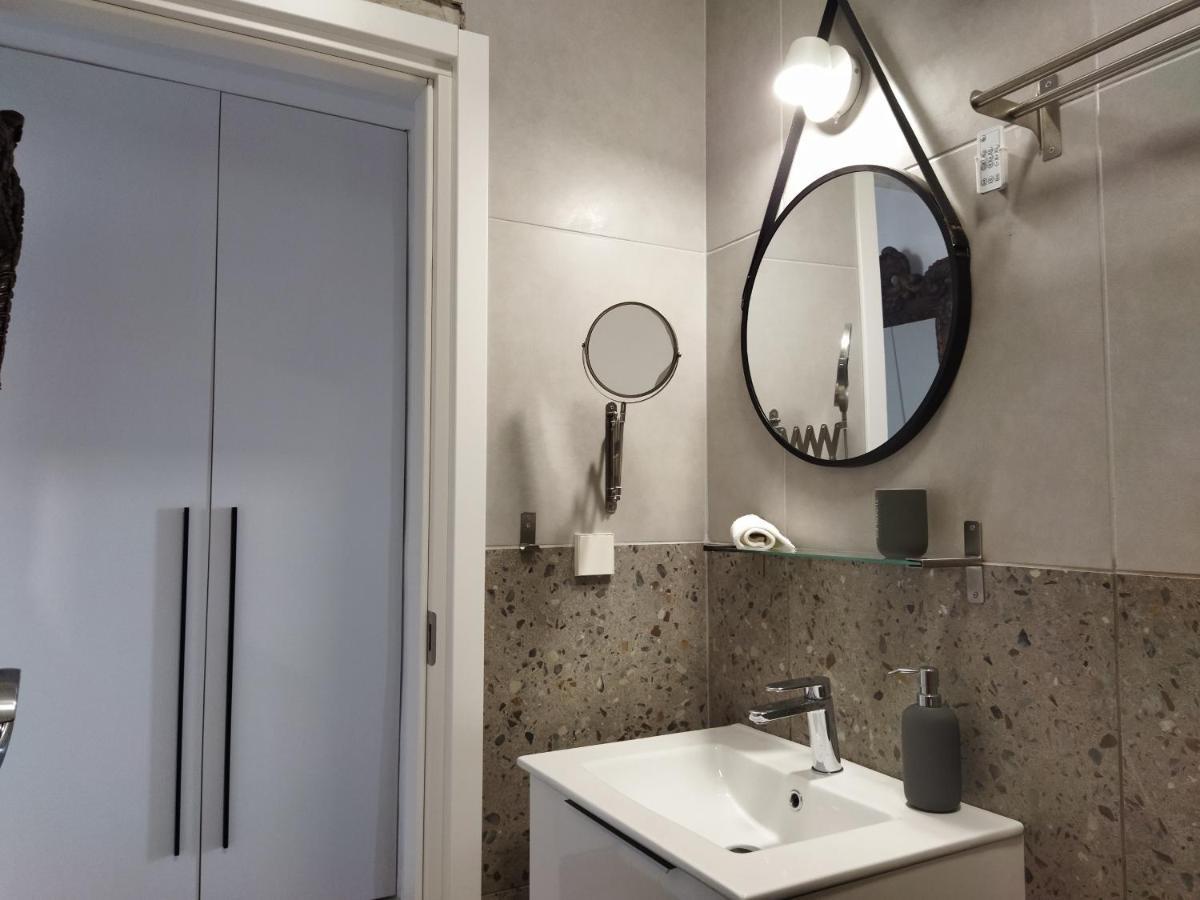 Minimal Apartment By The Beach Corinth ภายนอก รูปภาพ