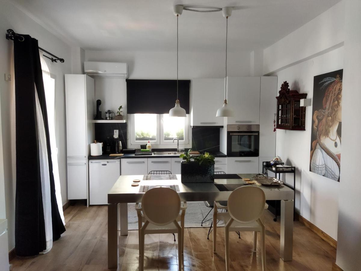 Minimal Apartment By The Beach Corinth ภายนอก รูปภาพ